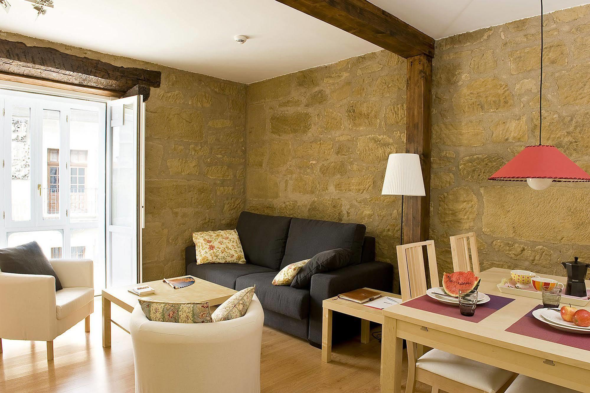 Apartamentos Turisticos Los Zapatos Morados 하로 외부 사진