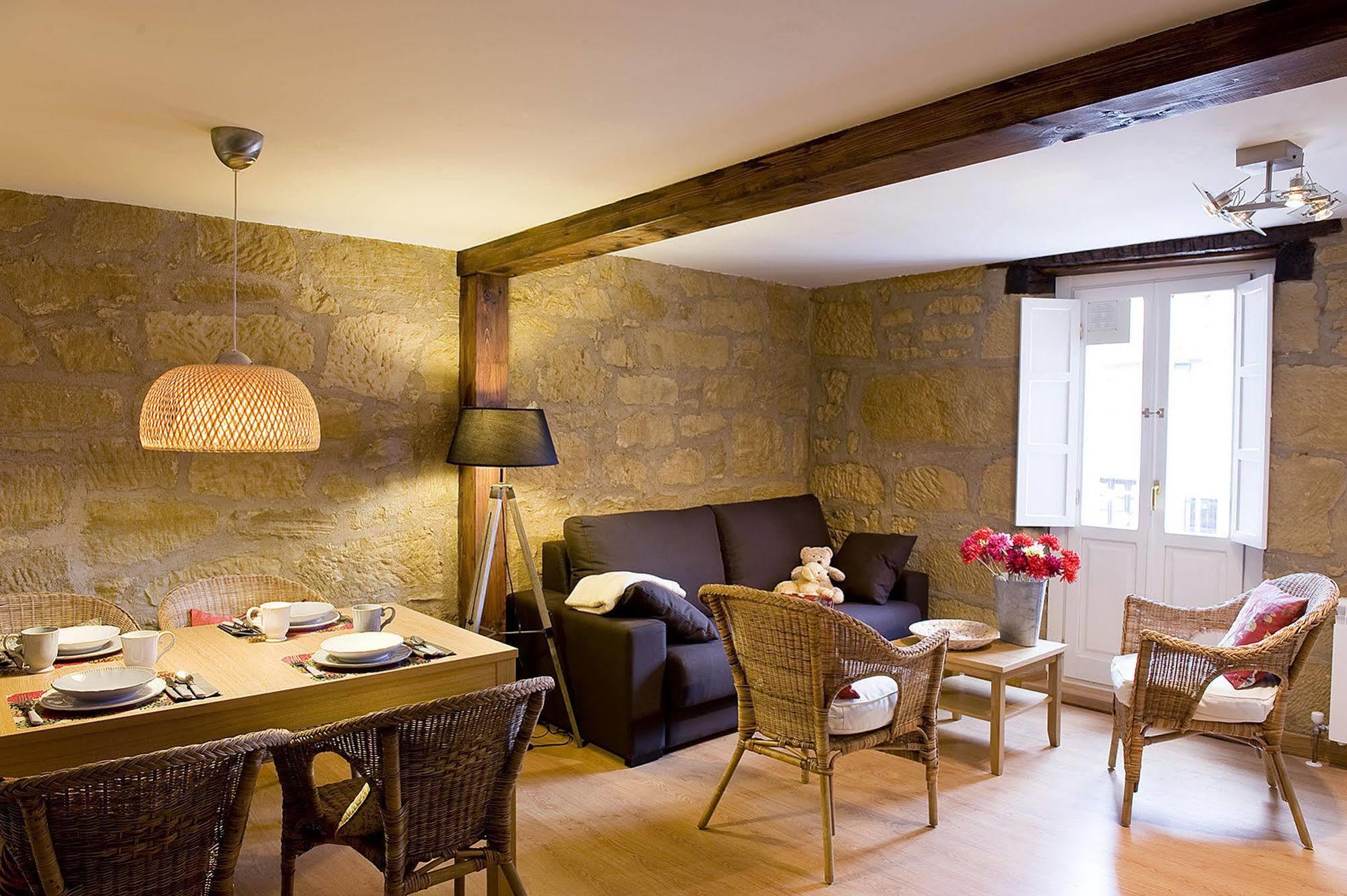 Apartamentos Turisticos Los Zapatos Morados 하로 외부 사진